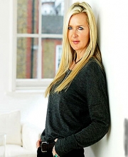 Amanda Wakeley Profile images